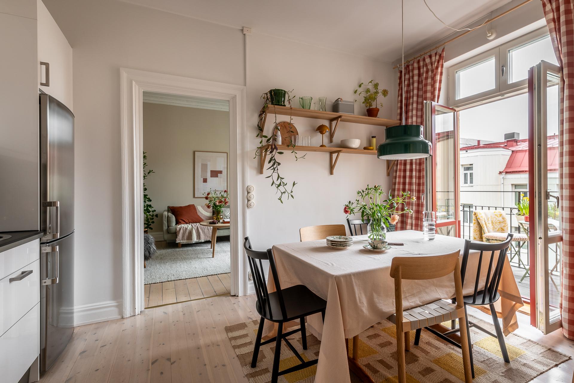 Välkommen till en ovanligt charmig 1,5:a!