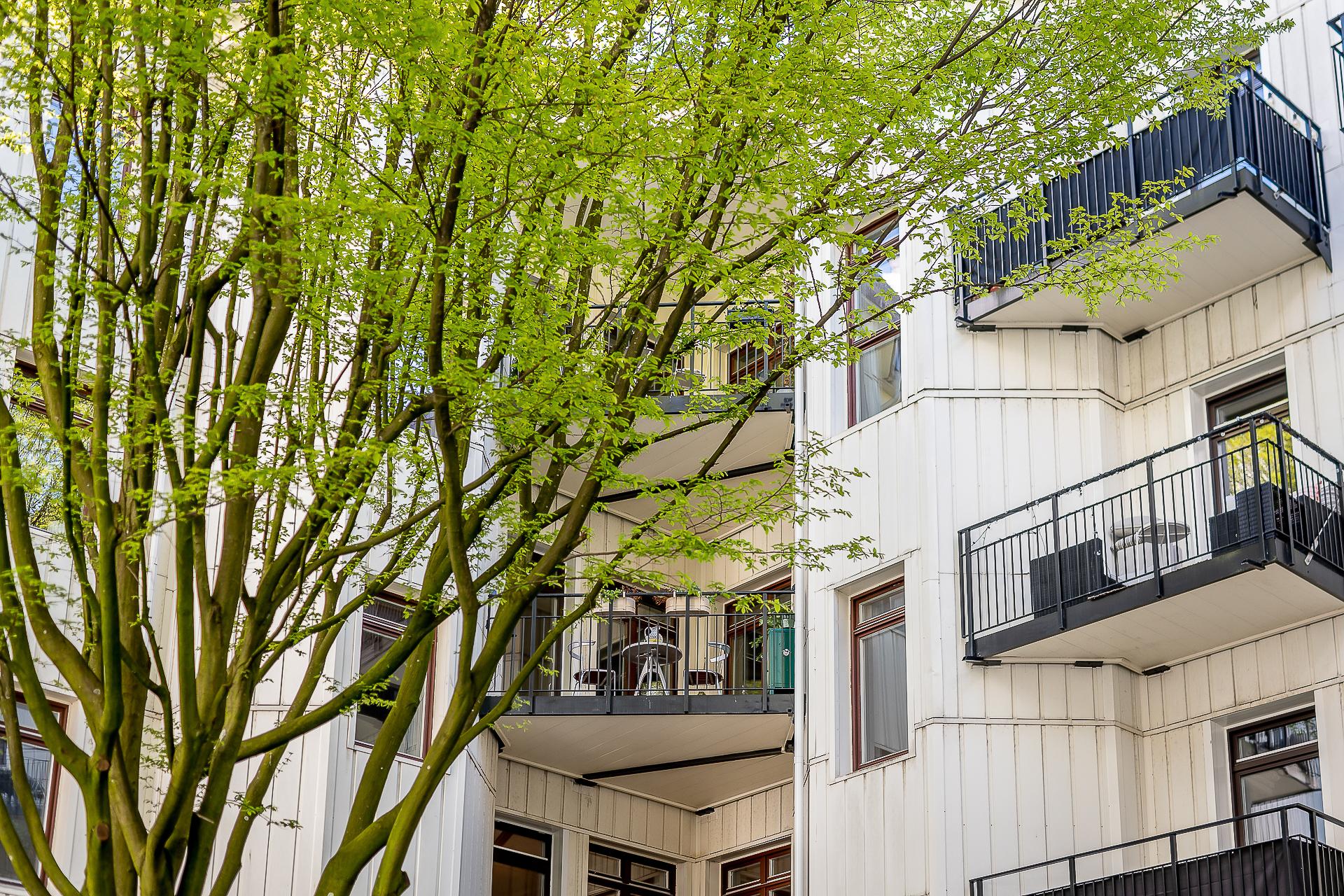 Terrassliknande balkong.