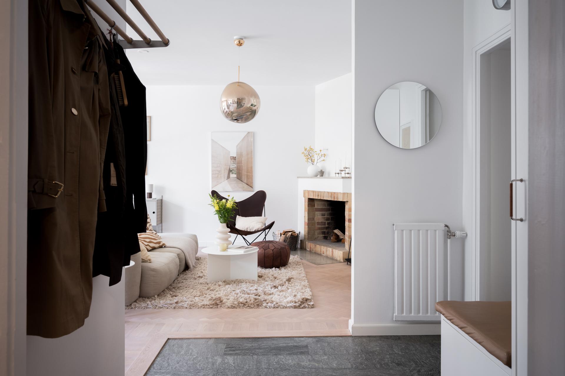 På golvet ligger kolmårdsmarmor som har legat där sedan fastigheten uppfördes för cirka 70 år sedan.