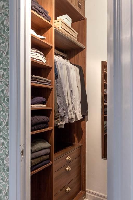 Lågupplöst Lågupplöst Ordning och reda i klädkammaren