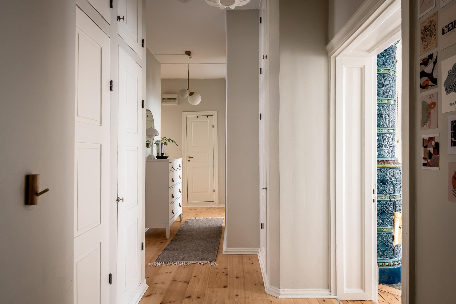 Framtagna, mjukt slipade brädgolv