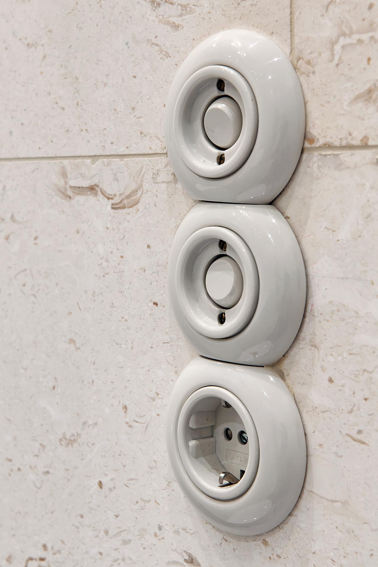 Strömbrytare i porslin