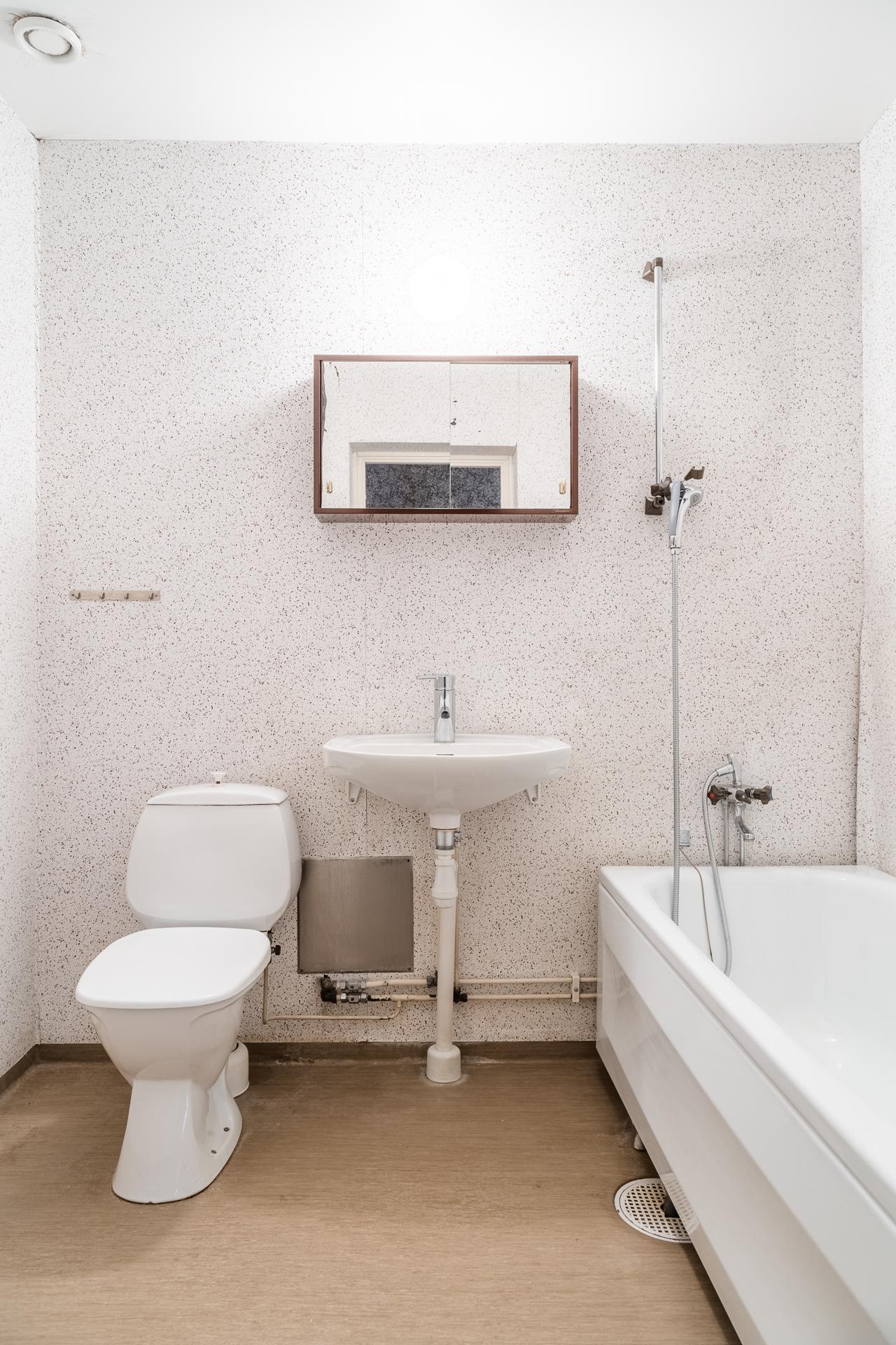 Lågupplöst Här ryms en dusch och tvättpelare om man vill