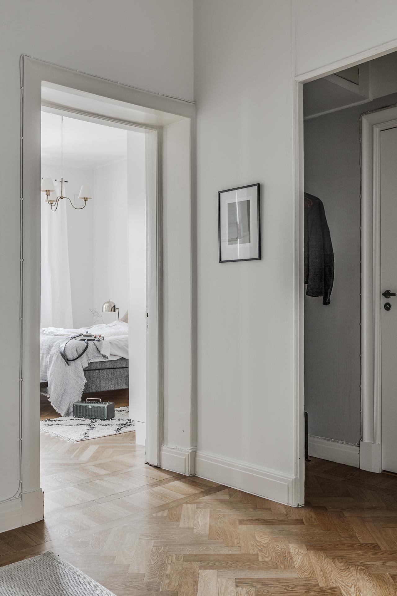 Lågupplöst Gott om förvaringsmöjligheter finns i form av smarta nischer