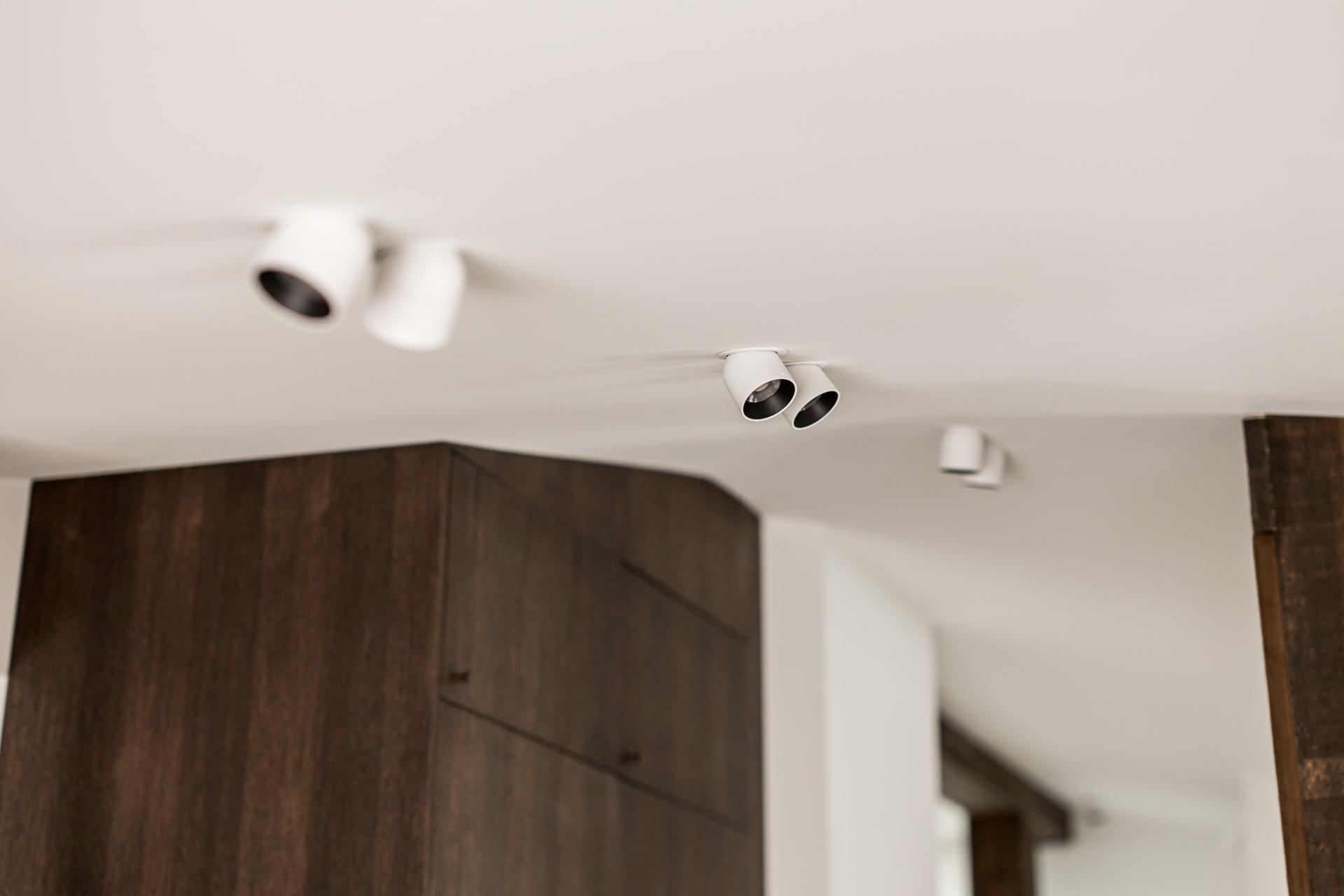 Dimbara spotlights som sytrs med Plejd