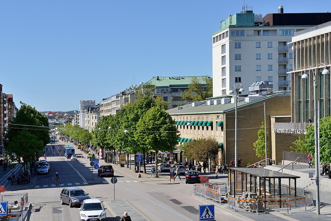 Avenyn ligger en kort promenad bort