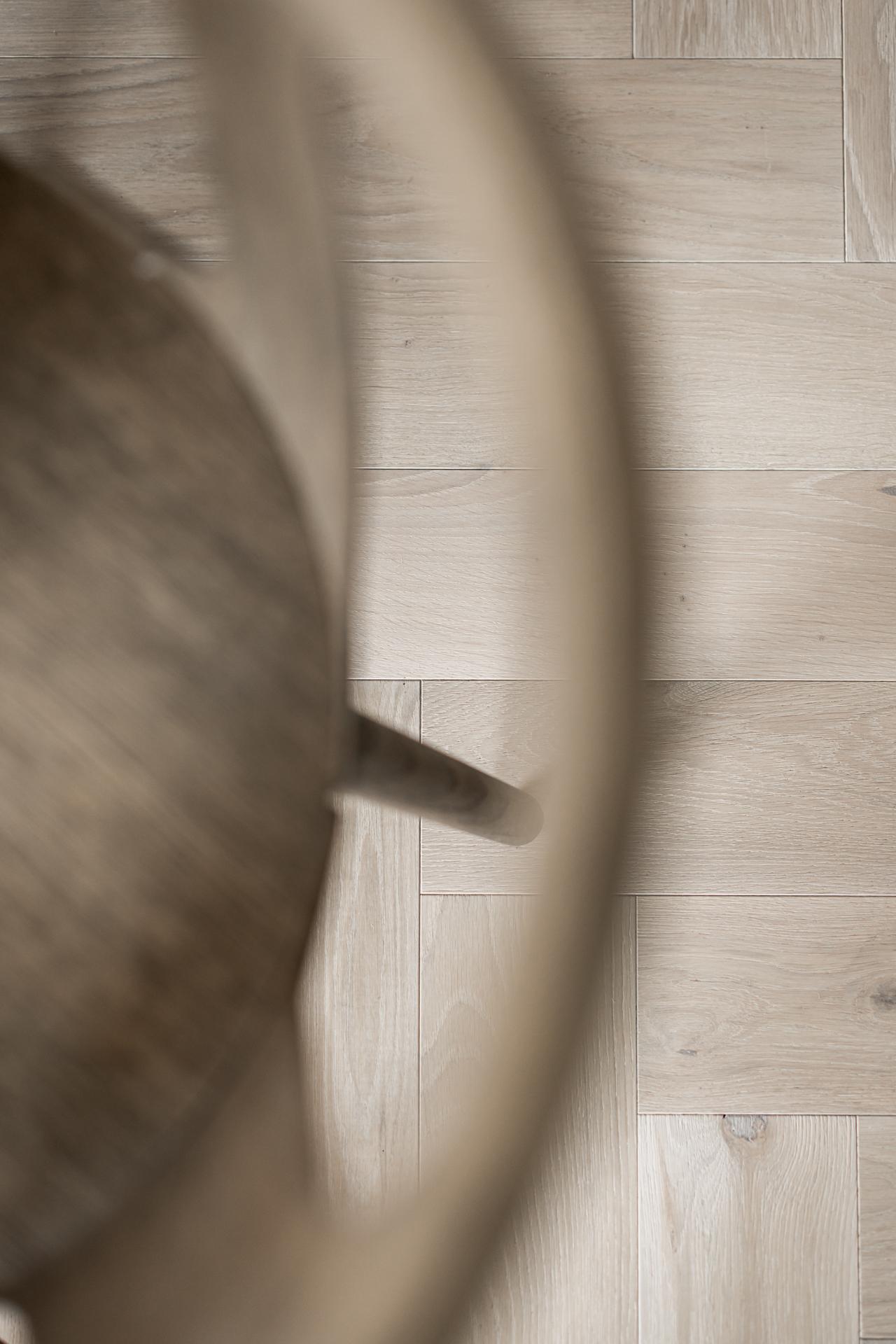 Stavparkett i fiskbensläggning