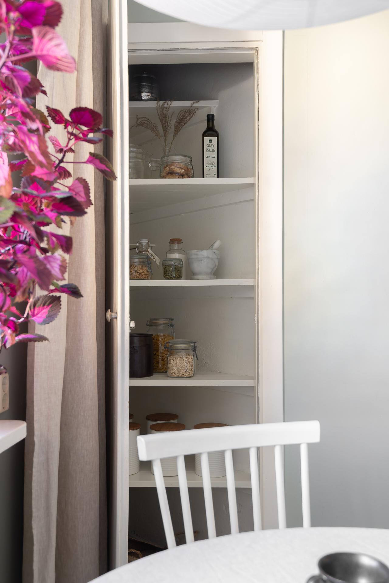 Skafferi, -både charmigt och praktiskt