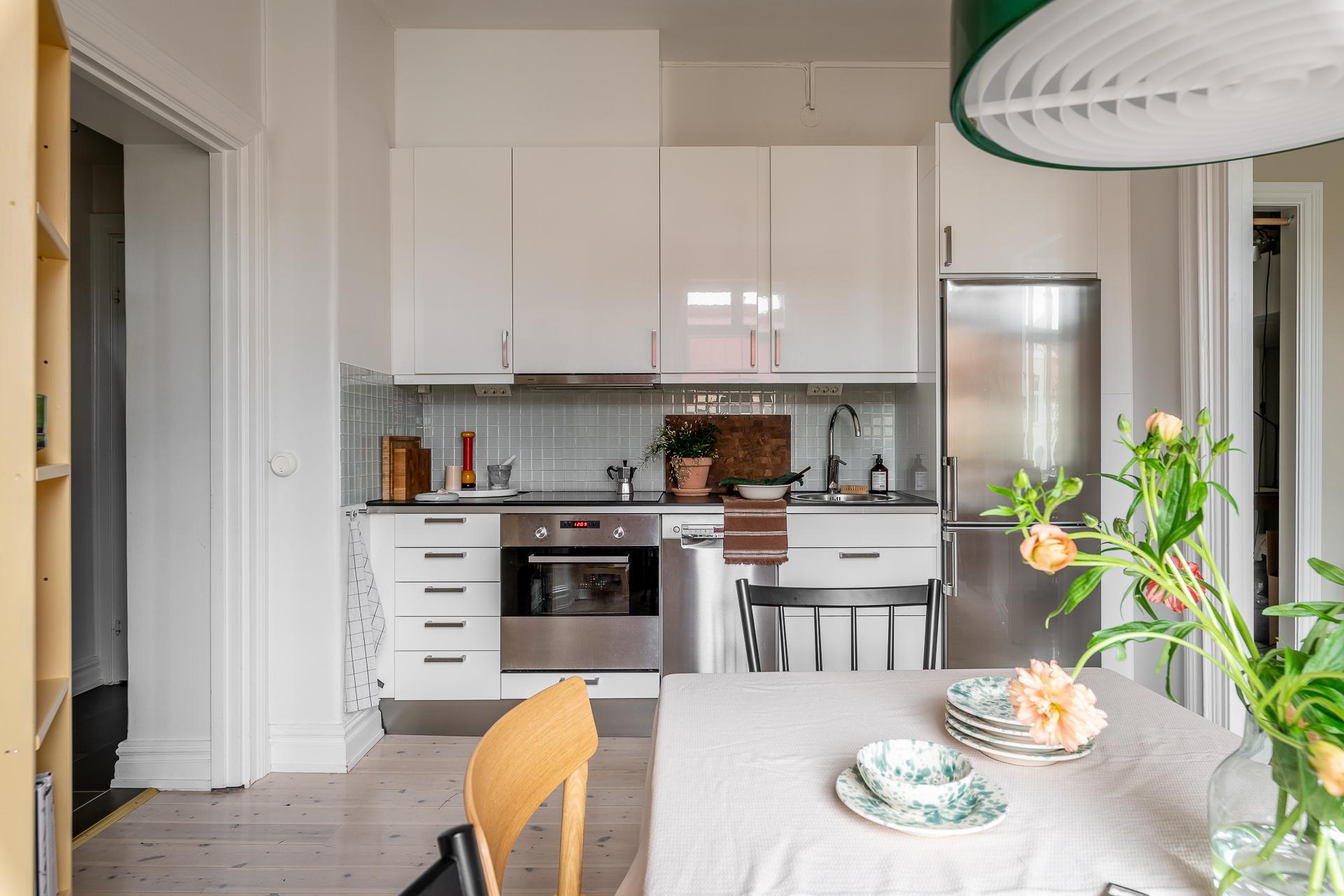 Ett kök där man kan sitta 6 personer