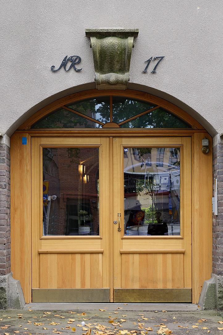 Numero 17 har en gatans vackraste portar