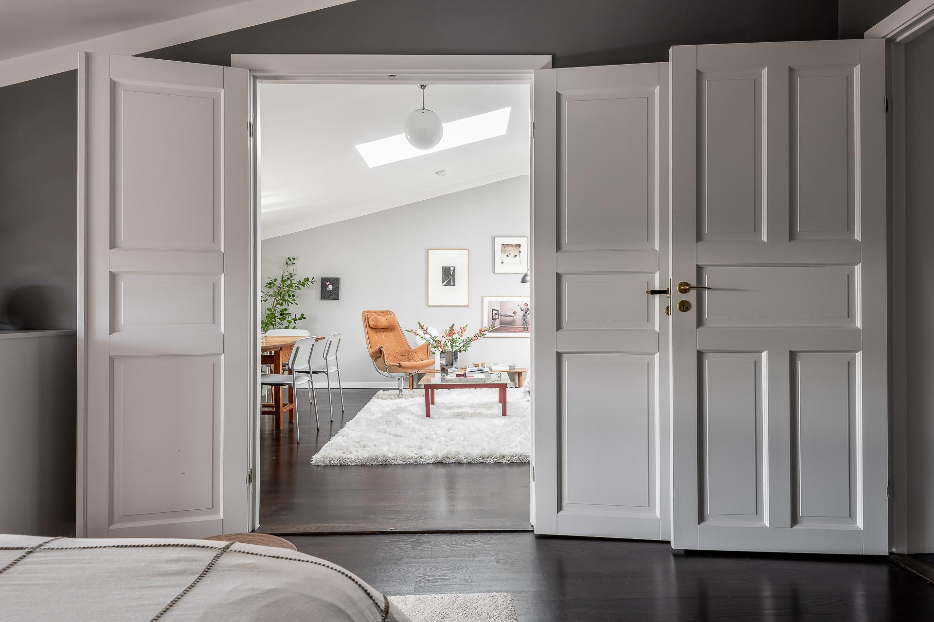 Rum i fil och takfönster