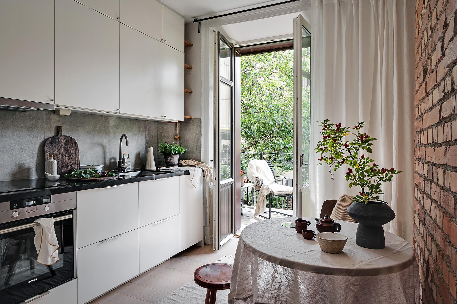 Renoverat kök med matplats