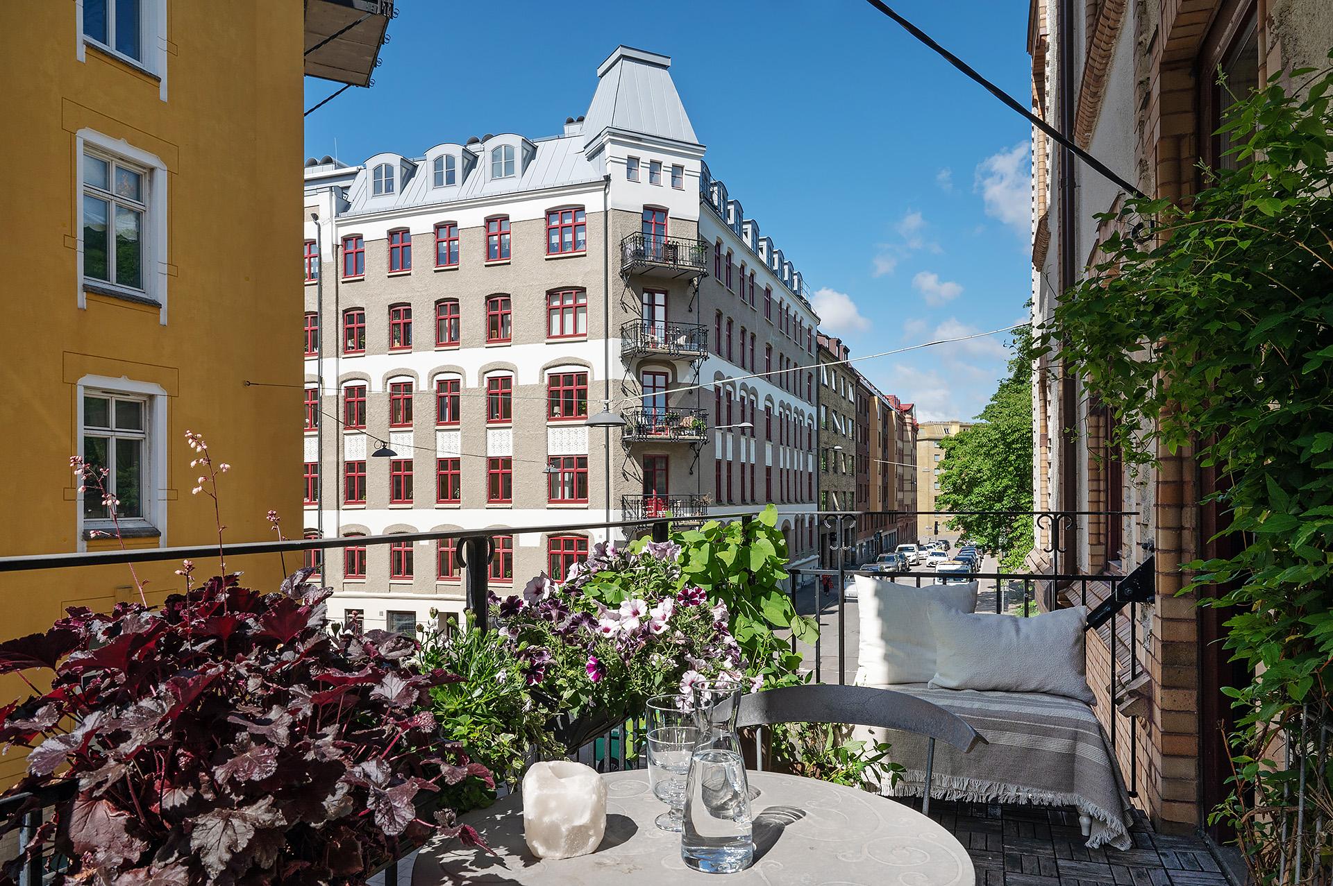 Här skiner solen hela dagen till sen eftermiddag