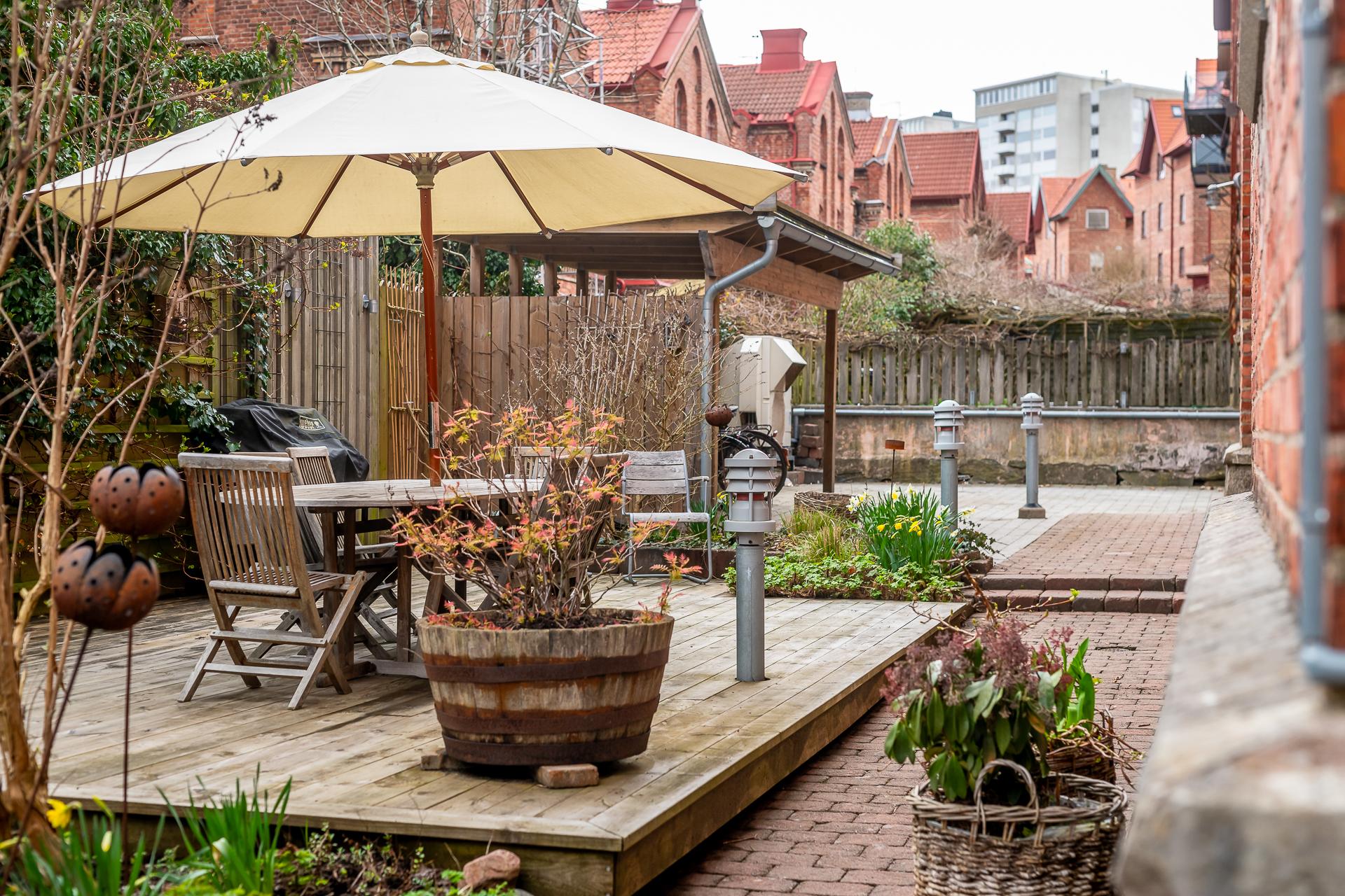 Föreningens gemensamma grillplats och trädgård