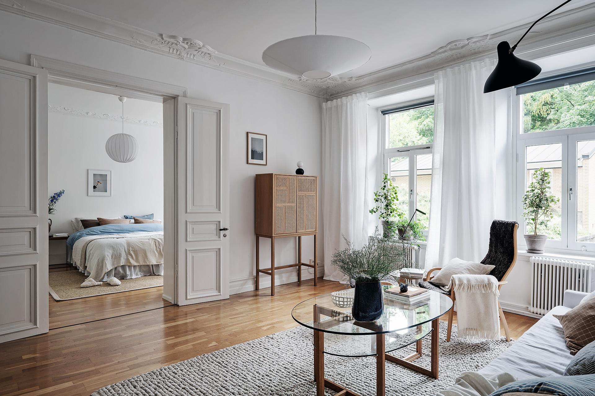 Tre luftiga insynsfria rum i fil