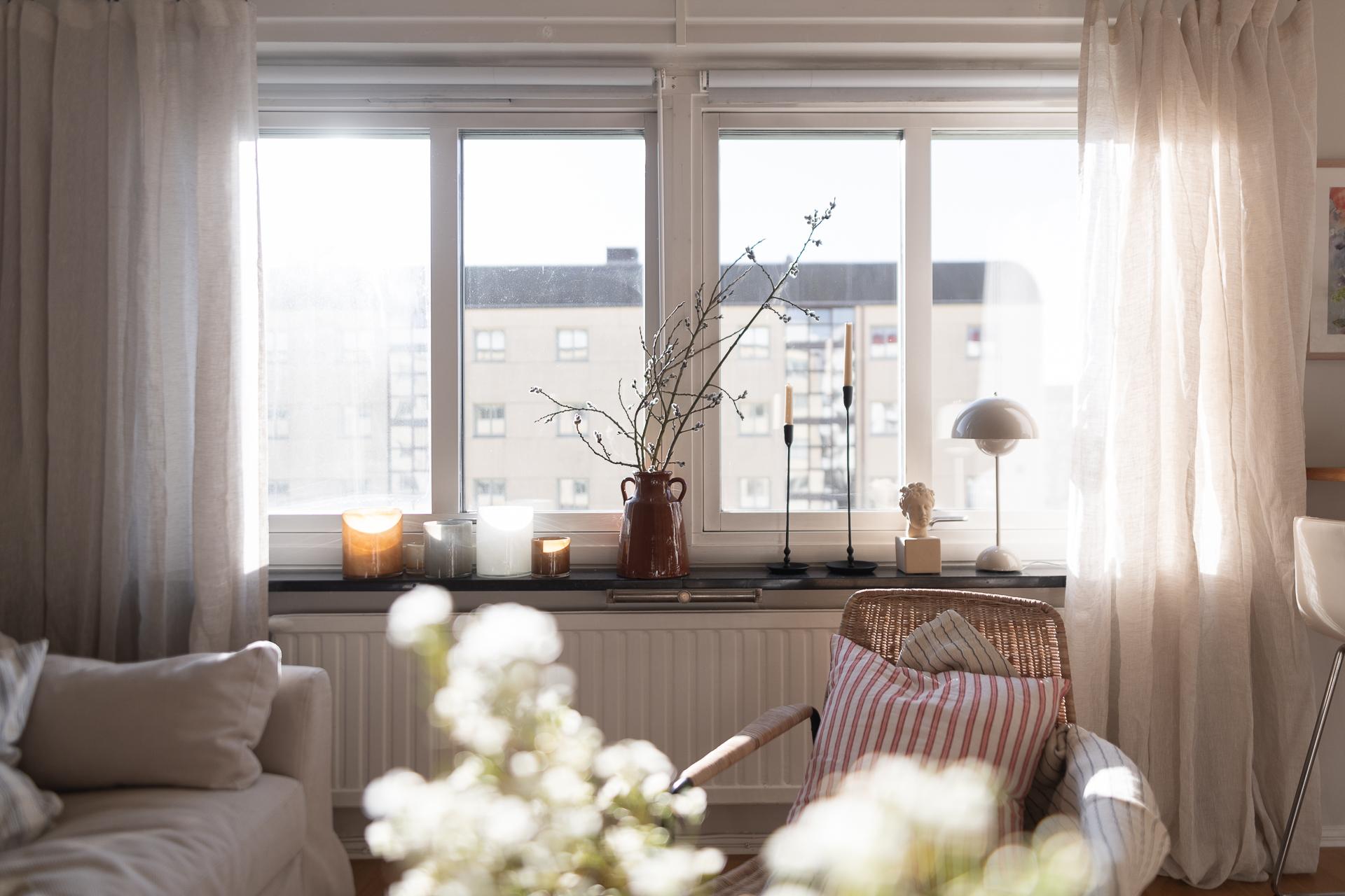 Lägenheten är ljus och luftig