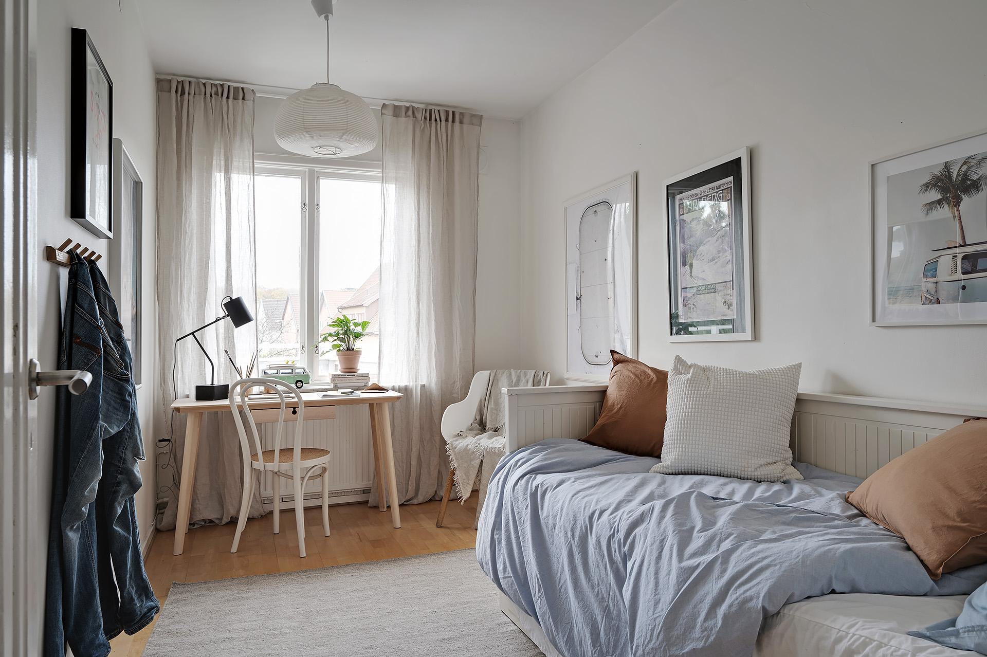 Sovrum 2 på övre plan