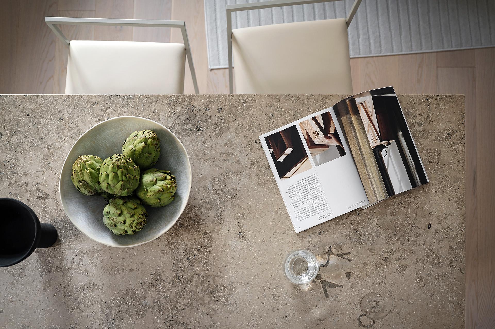 Bänkskiva av Jura-kalksten