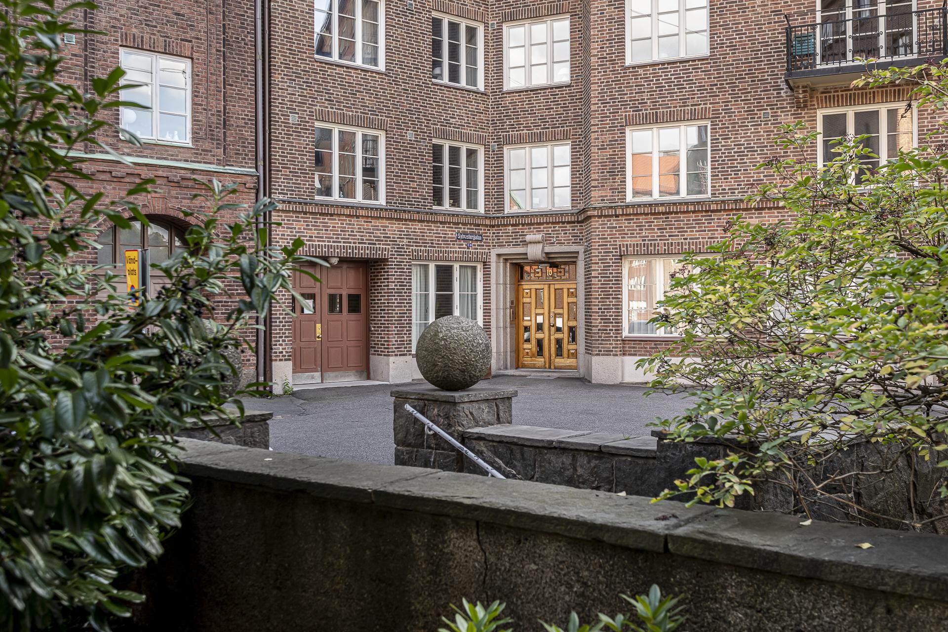 Beläget på tyst återvändsgata i Nedre Johanneberg med perfekt läge