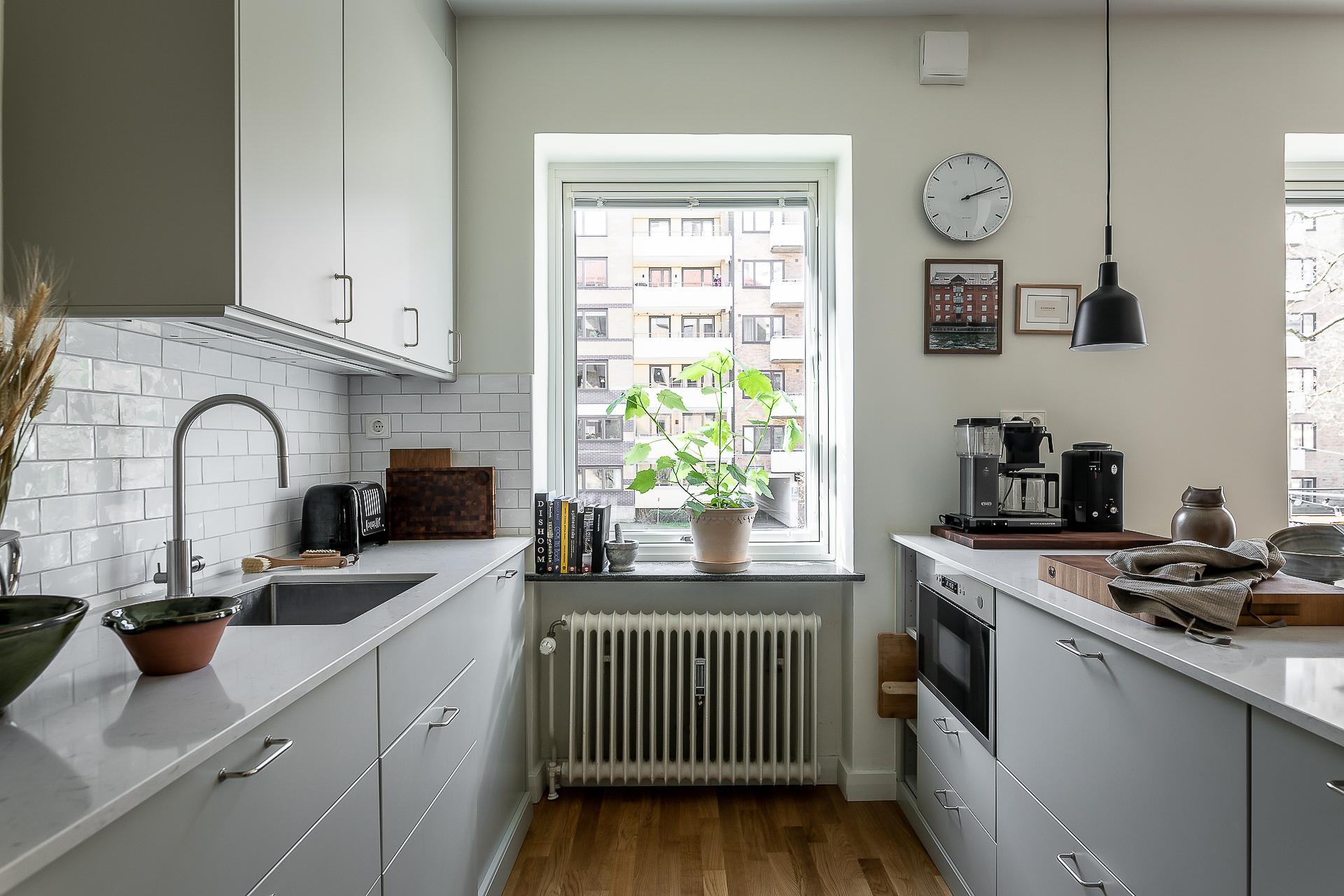 Integrerad diskmaskin och mikro.