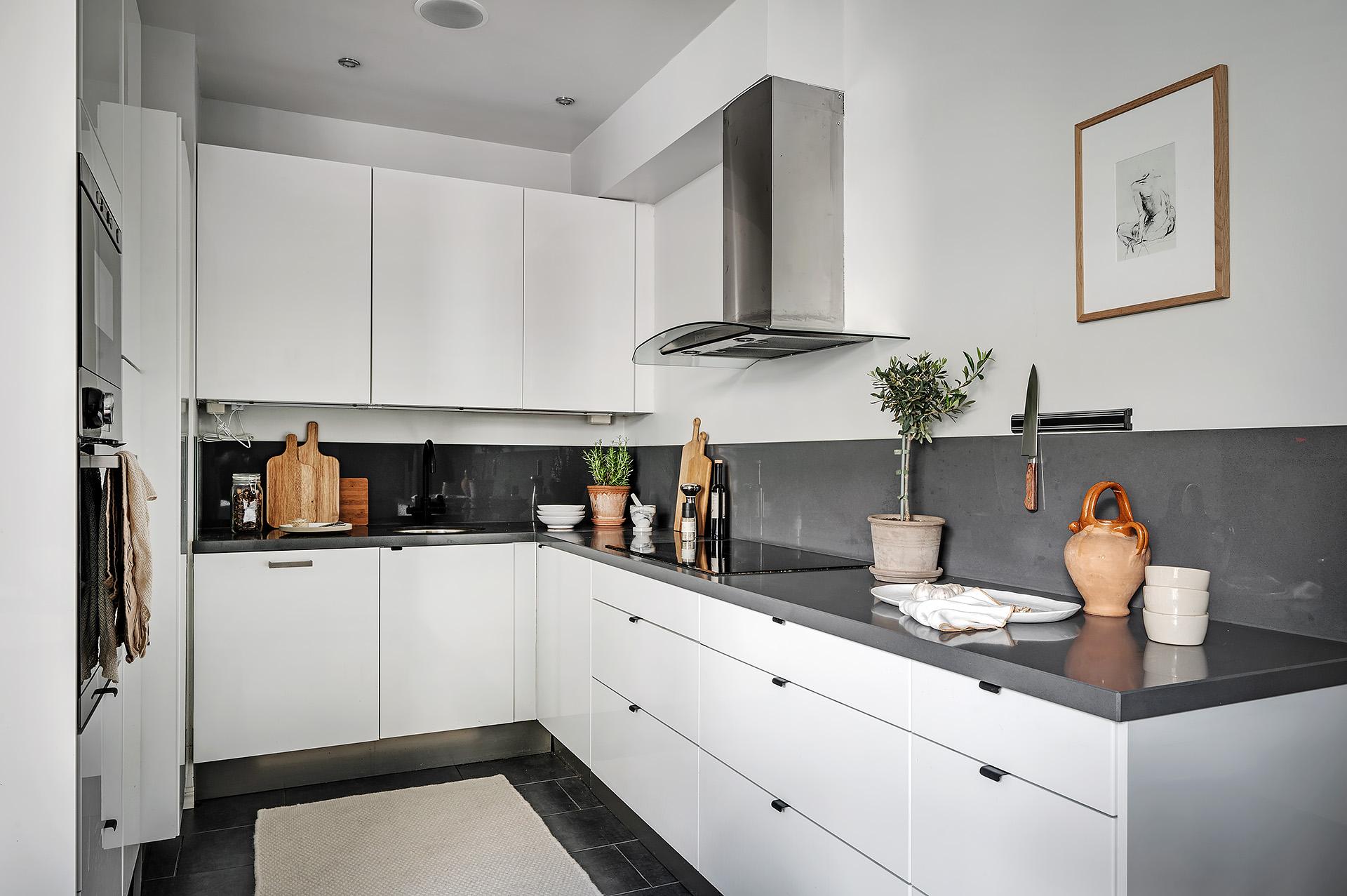 Renoverat kök i vinkel