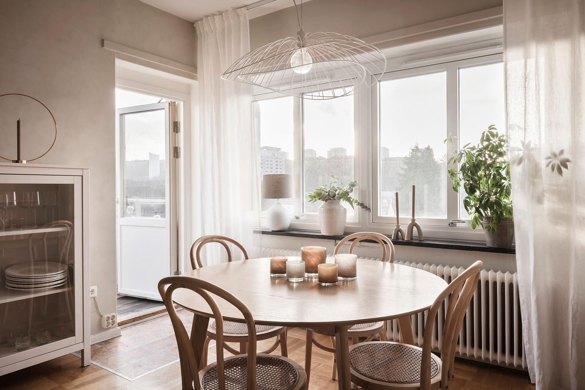 Högt, fritt och insynsskyddat läge högst upp i huset