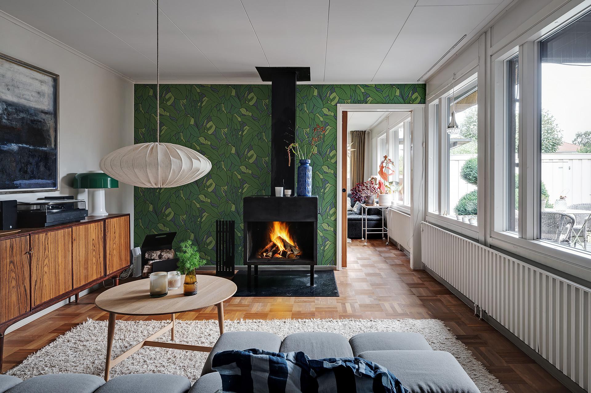 Vardagsrum med öppen spis