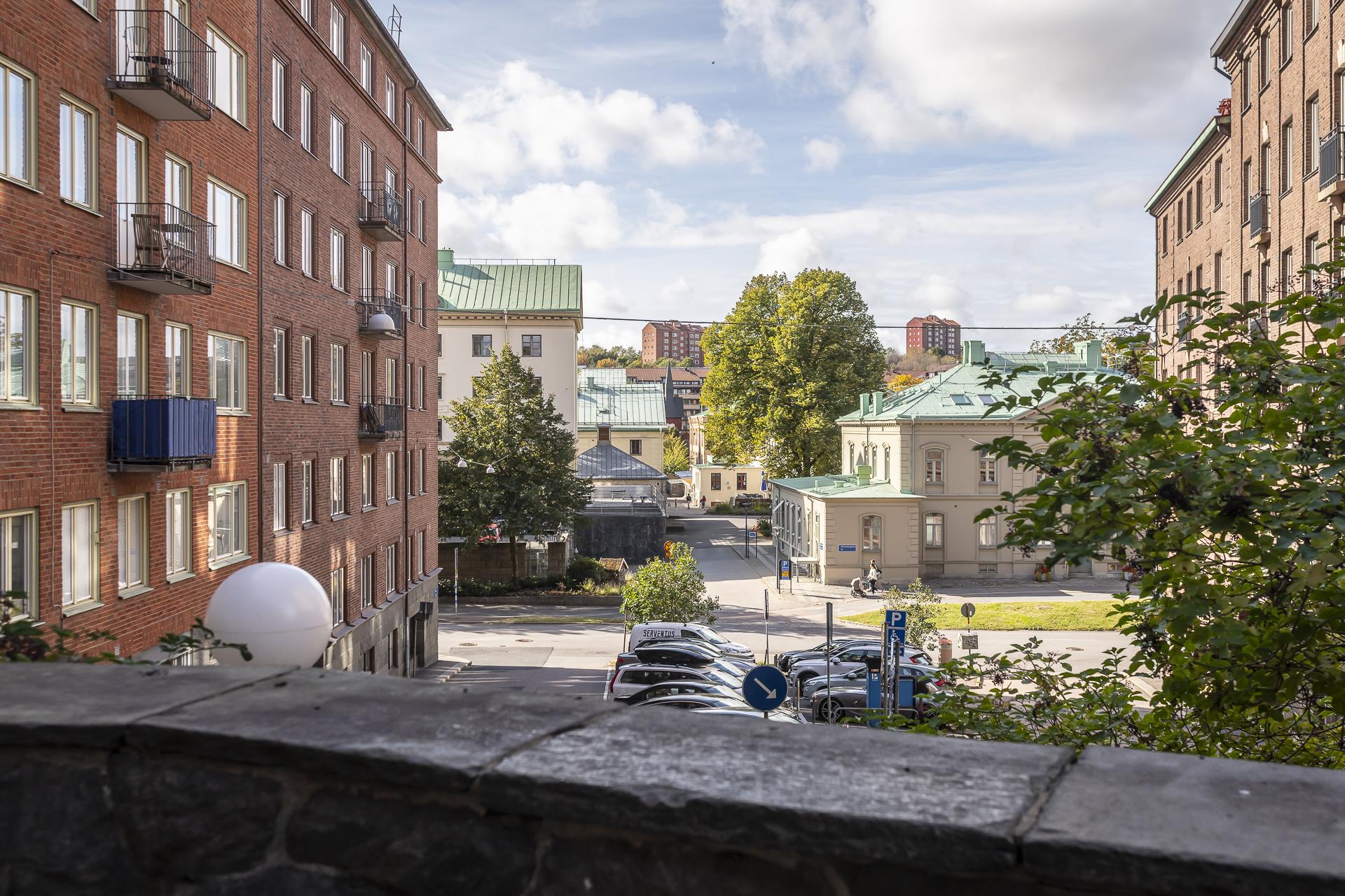 Par steg till trappan ner mot Ålandsgatan