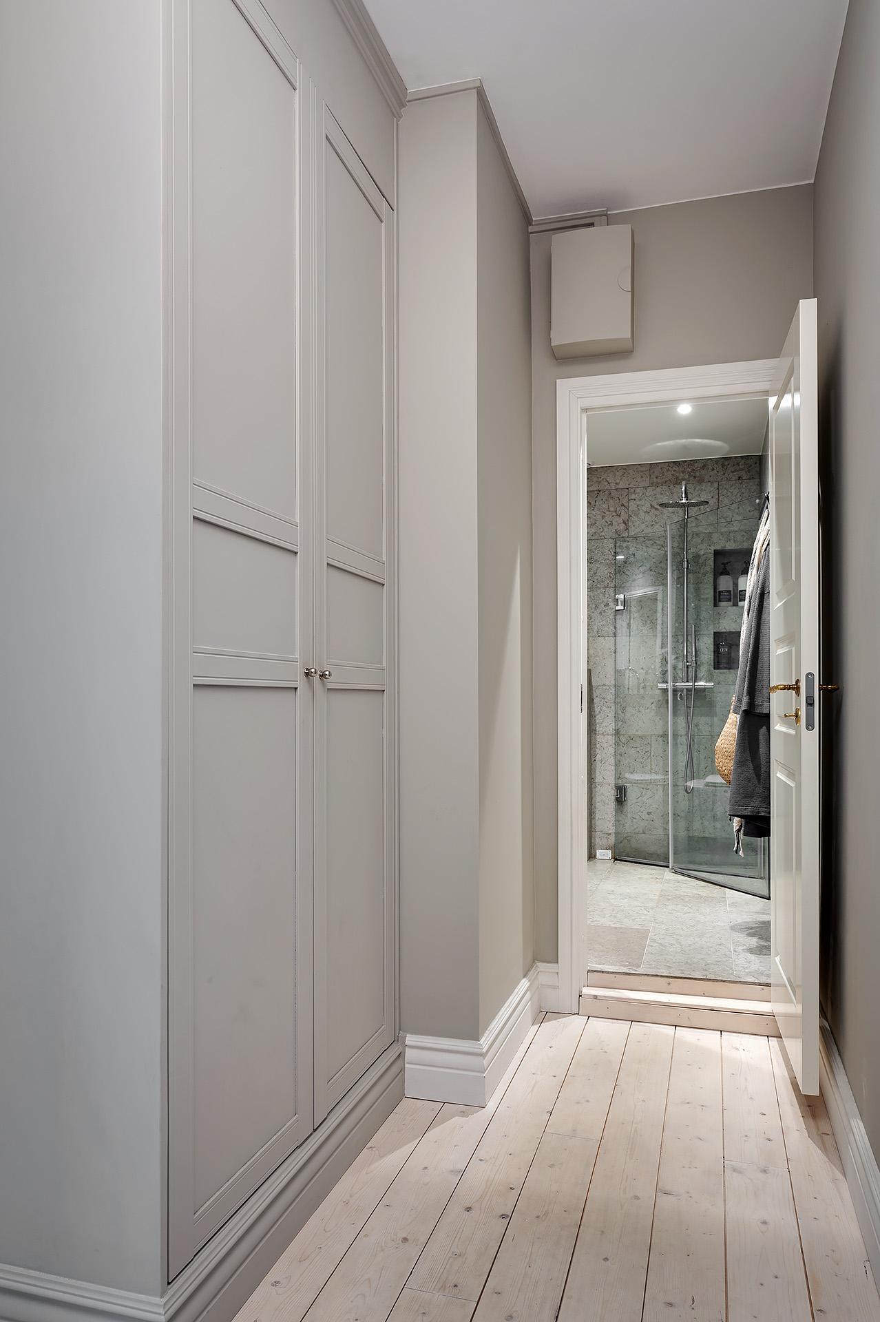 Den inre hallen erbjuder förvaring