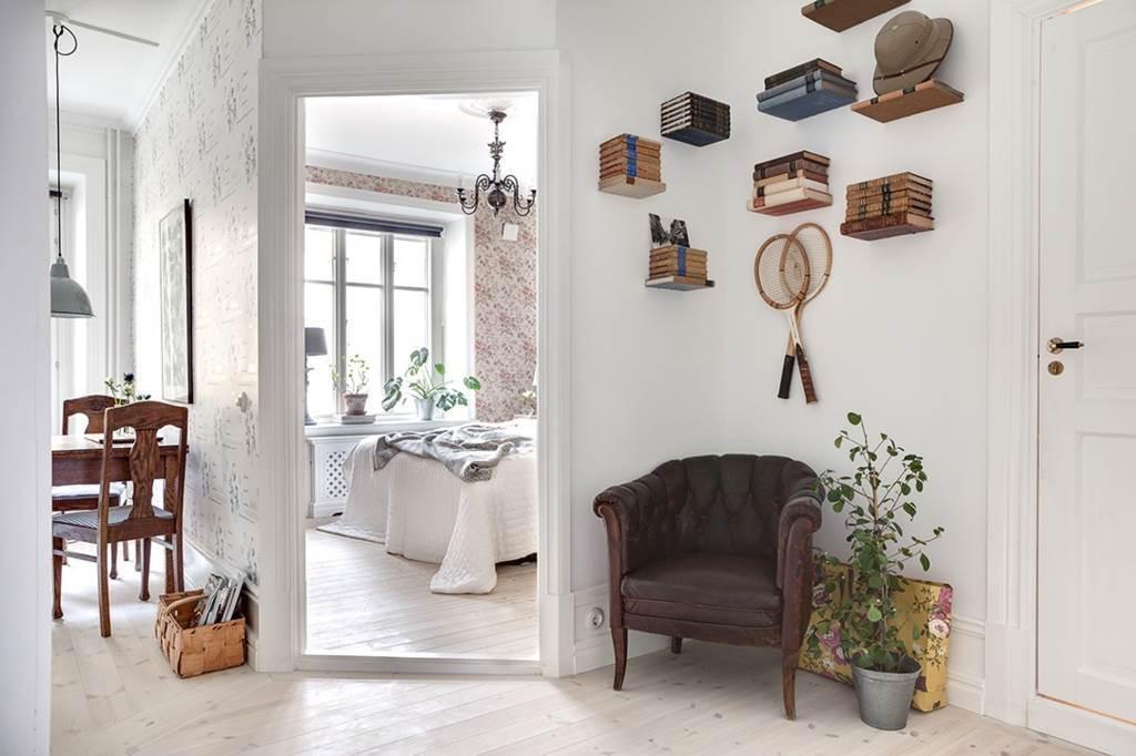 Lågupplöst Lågupplöst Nylagda plankor i den inre hallen