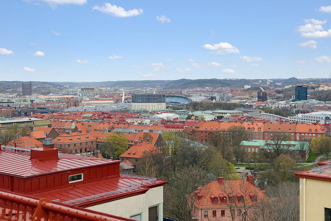 Njut av sköna soltimmar och en hänförande vy