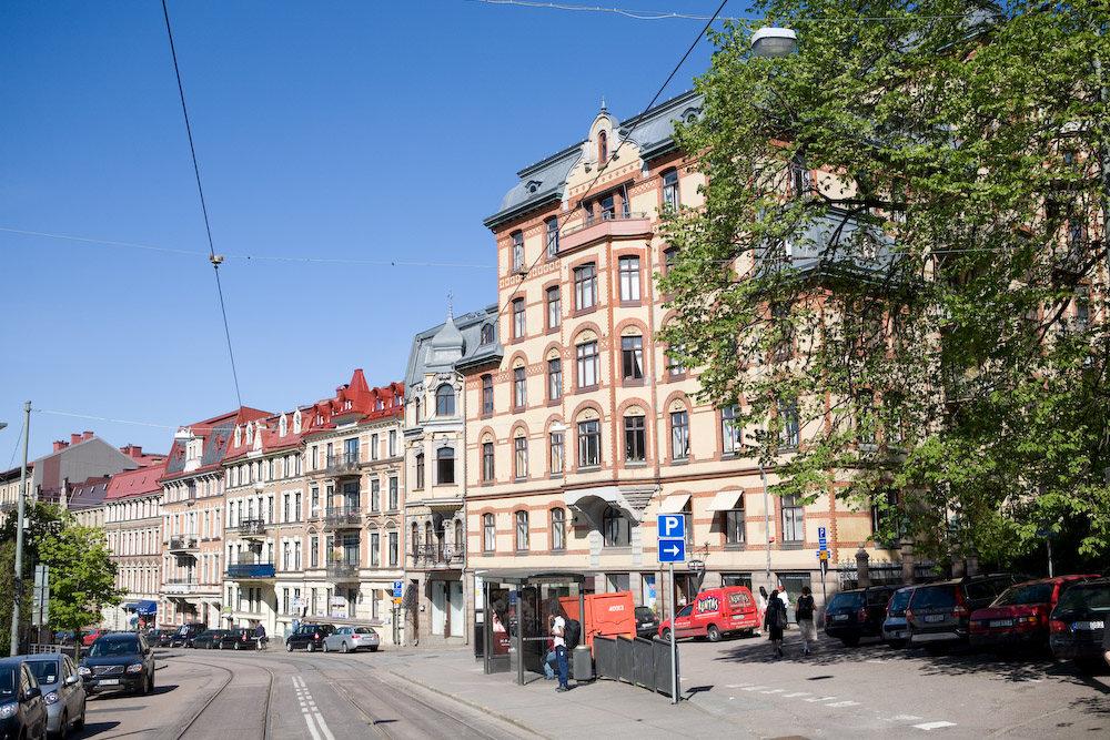 Västergatan övergår i Haga Kyrkogata