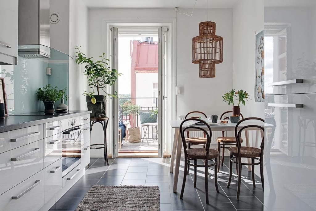 Lågupplöst Kontrasternas kök i vitt och grått