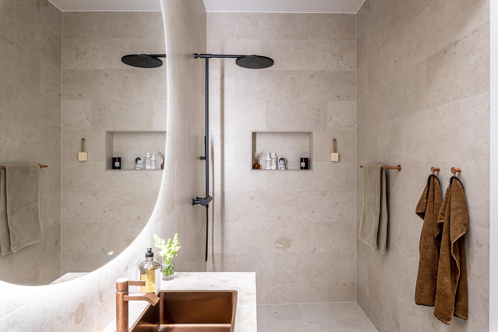  Golvvärme finns för frusna fötter.