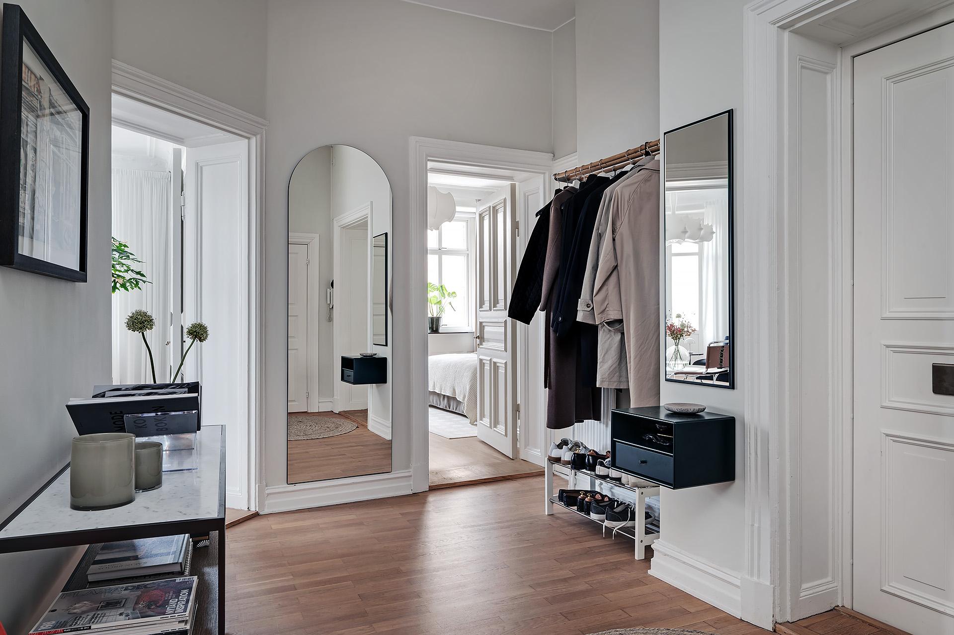 Välkomnande rymlig hall