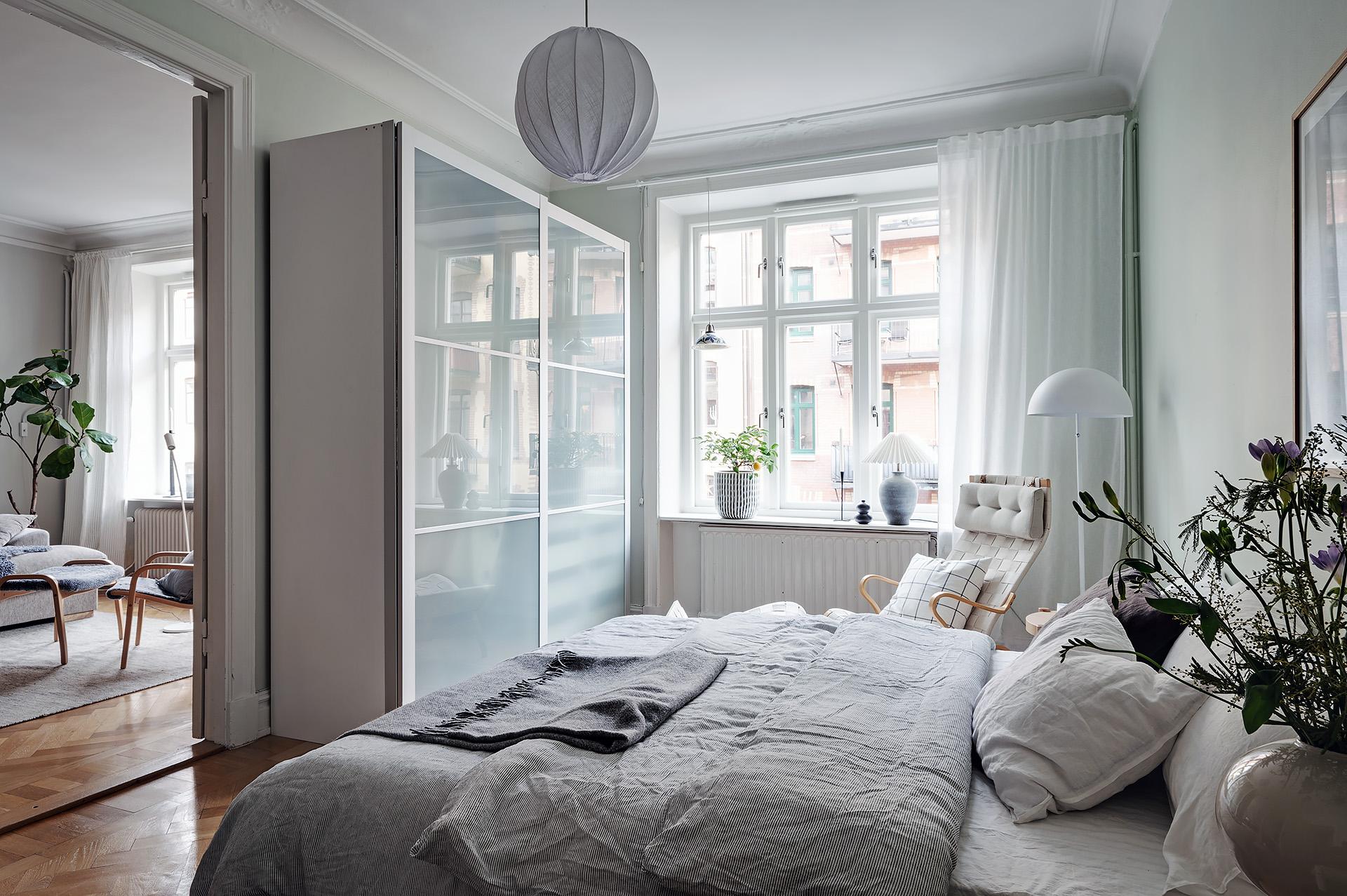 I fil med vardagsrummet finns ett rum med många funktioner