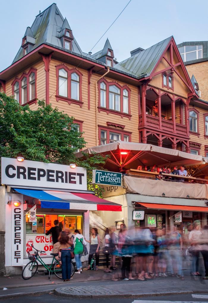 Lågupplöst Avsluta en trevlig kväll med en fransk pannkaka